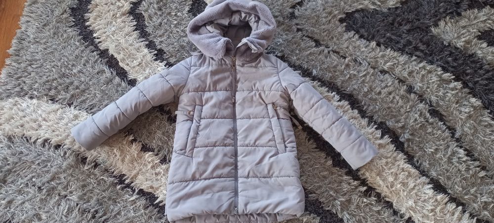 Зимова курточка  на дівчинку