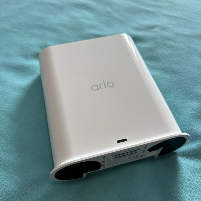 Arlo Smart Hub Super Nova / Usada por aprox 5 meses apenas