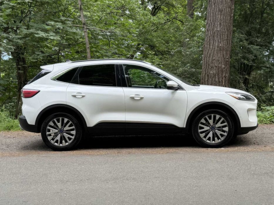 Ford Escape Titanium      2022