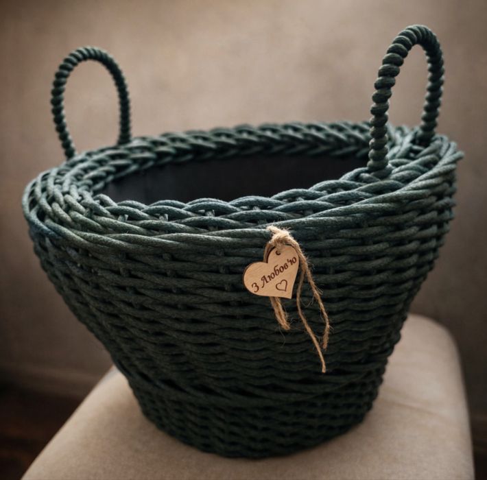 Кашпо зі штучного ротангу