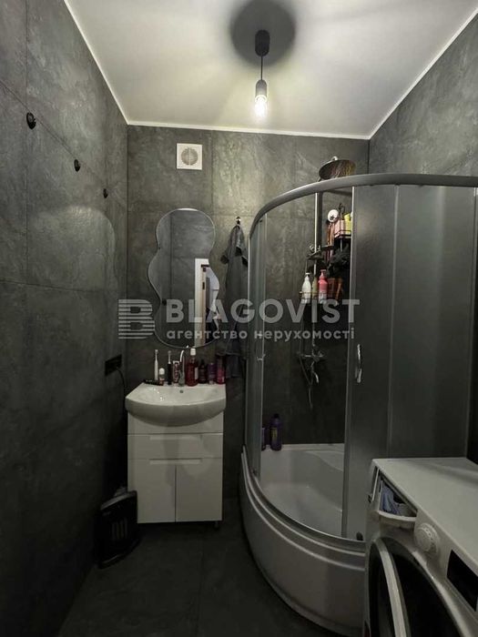 Продаж 2-к квартири Поділ вул. Щекавицька Сталінка цегла