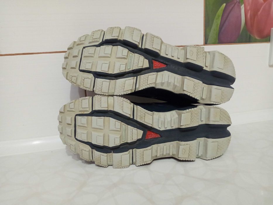 Кроссовки On Cloudventure Waterproof  41 размер