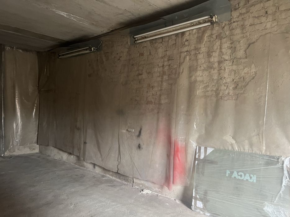 Продам три гаражі разом вул. Сухоярська. 200 м.кв. Під СТО, виробництво