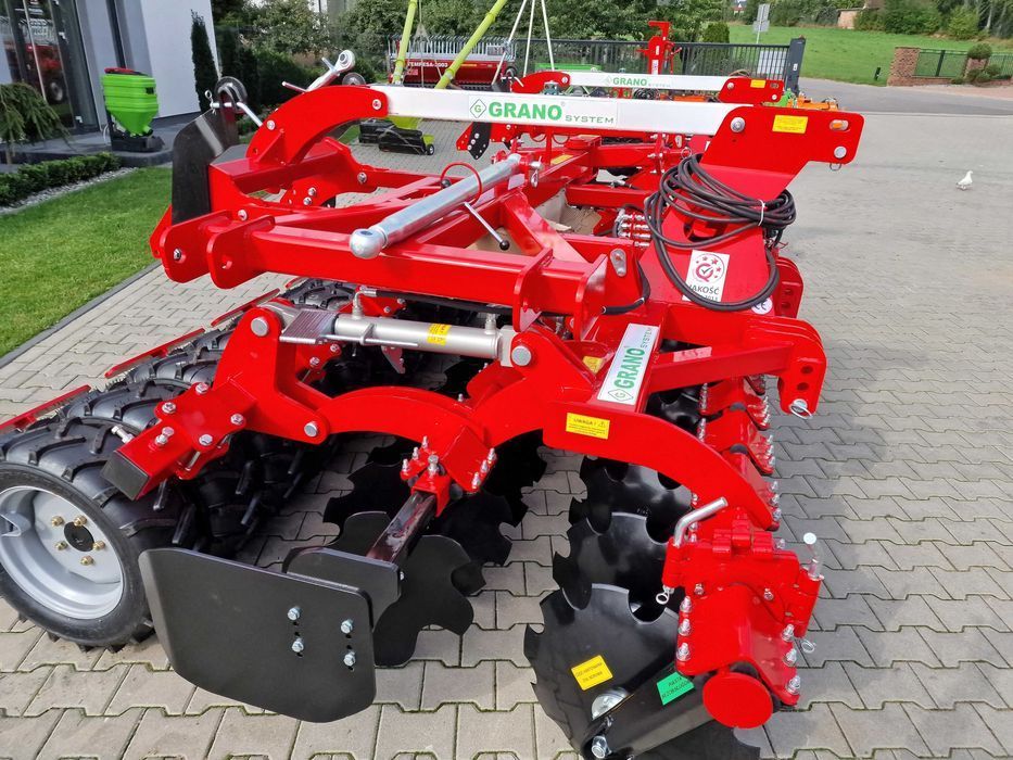 Agregat talerzowy półzawieszany oponowy SHOP Grano System 3/2,5/2,7 m