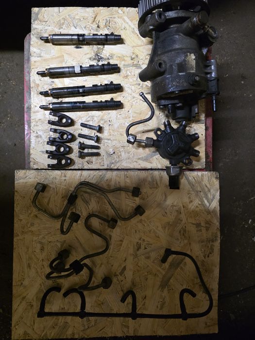 Wtryski 4sztuki 1.5dci cały komplet jak na foto sprawne sto procent