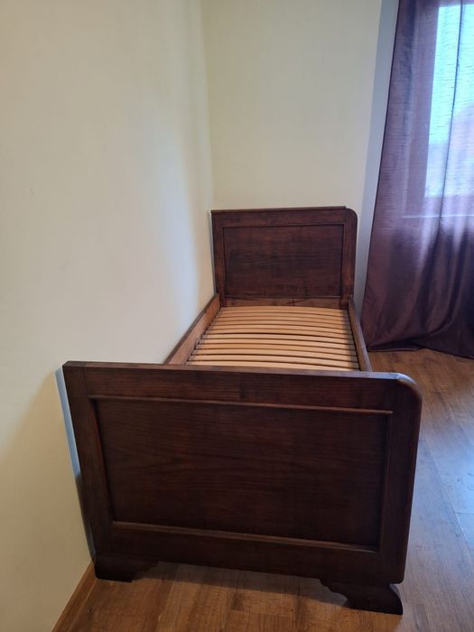 Łóżko jednoosobowe