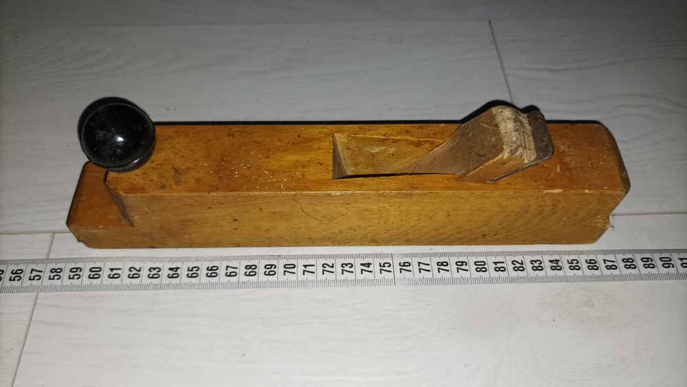 Ручной рубанок, фуганок струганок деревянный.