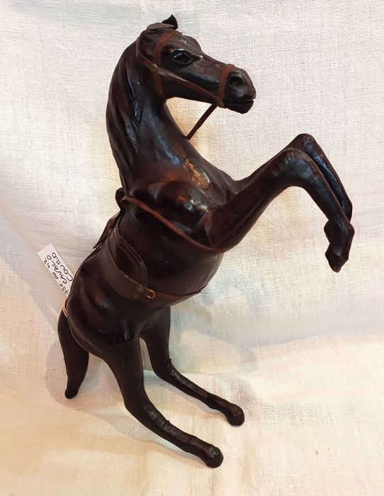Cavalo  em Couro
