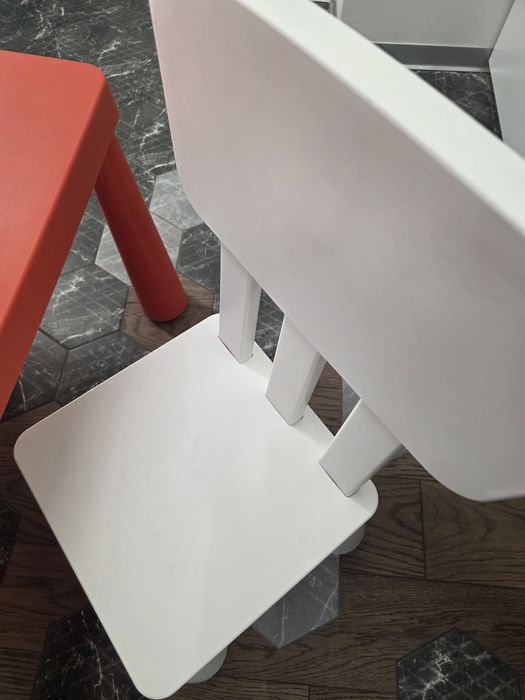 Ikea дитячий столик + крісло