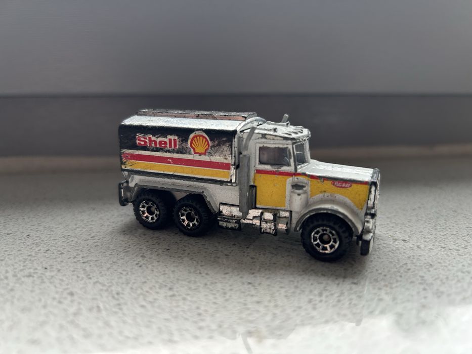 Matchbox 1981 Peterbilt cysterna tanker Shell resorak