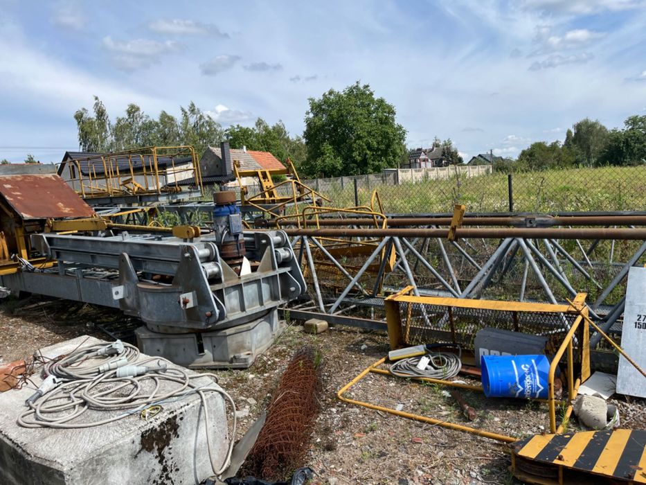 Zuraw gornoobrotowy Dzwig budowlany stacjonarny