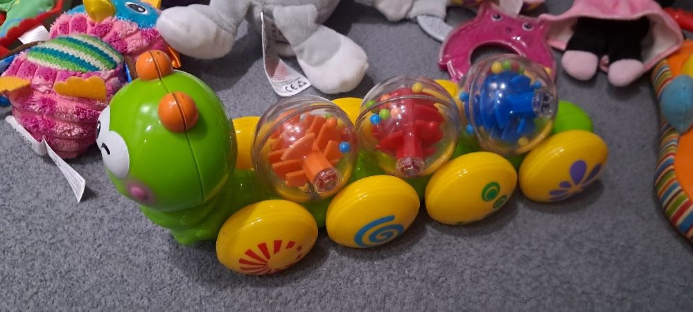 Paczka zabawek dla niemowlaka