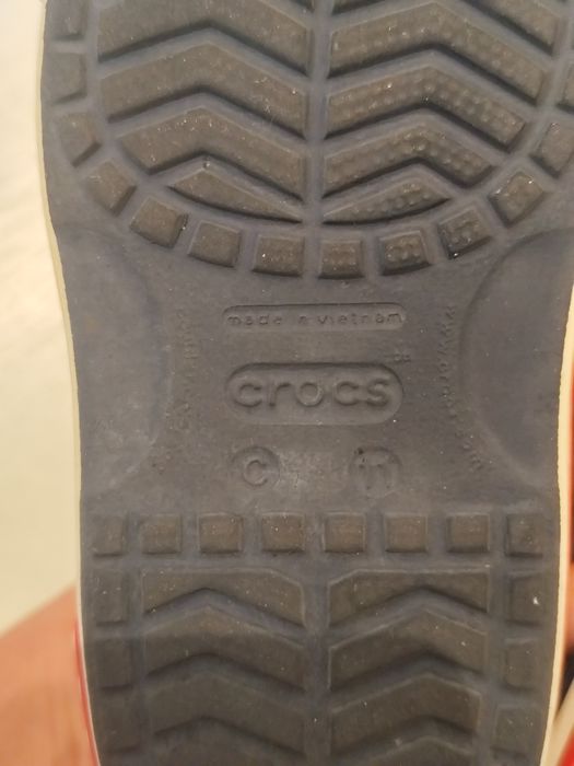 Дитячі босоніжки Crocs