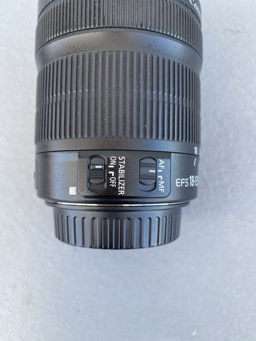 Objetiva Canon EF-S 18-135mm f3.5-5.6 IS STM