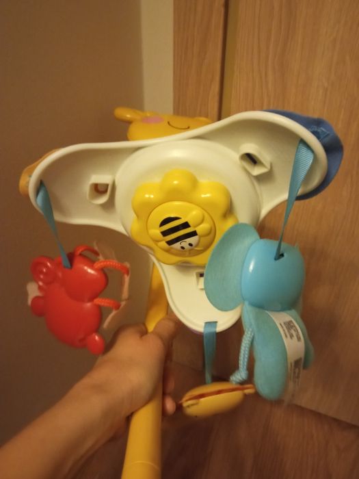 Fisher Price przenośna karuzela z pozytywką żyrafa