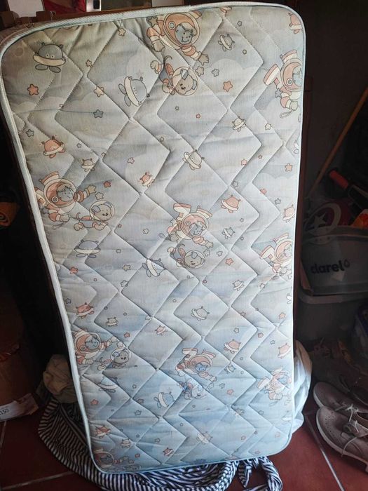 Berço Infantil de Madeira Maciça