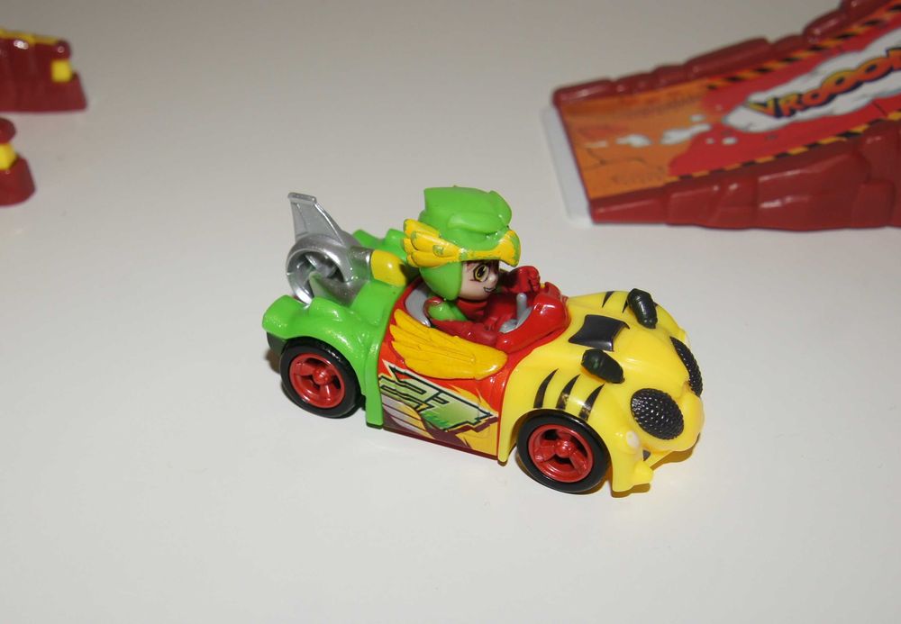 T-Racers  zestaw  Eagle Jump    Magic Box