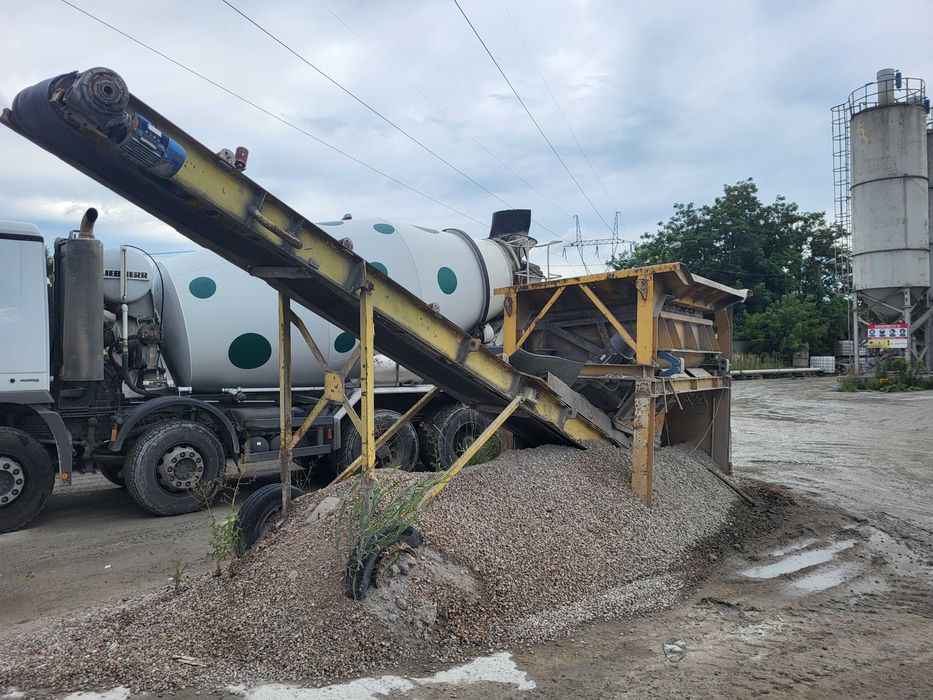 Rubble Master Przesiewacz Wibracyjny z Taśmociągiem