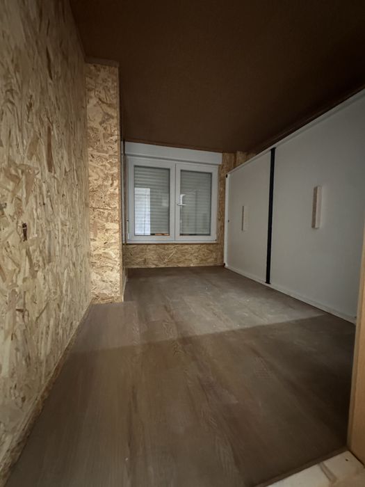 Armazem com 100m2 Algueirao /Sintra