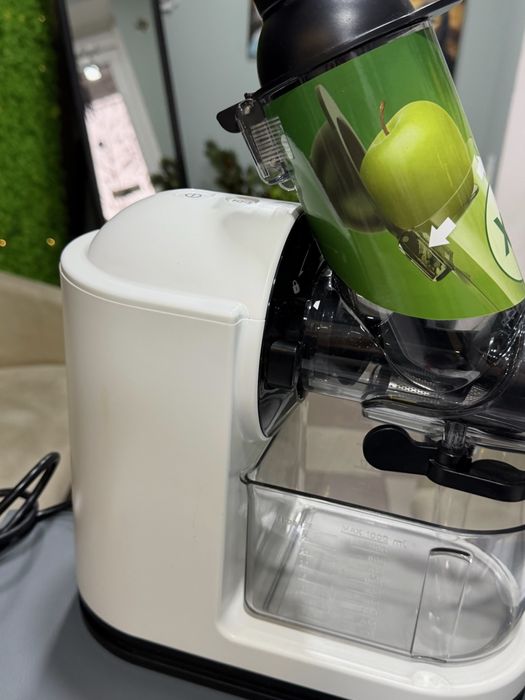 Соковыжималка Philips HR1888/80, центрифужная 140Вт, 1л, белая