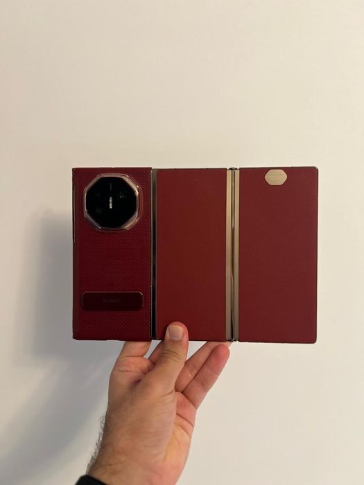 Smartfon Huawei Mate XT Ultimate – 16 GB / 512 GB • 5G • Czerwony