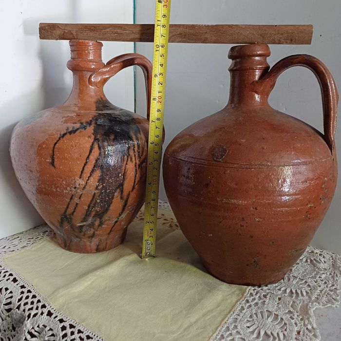 Bilhas ou vinagreiras em barro