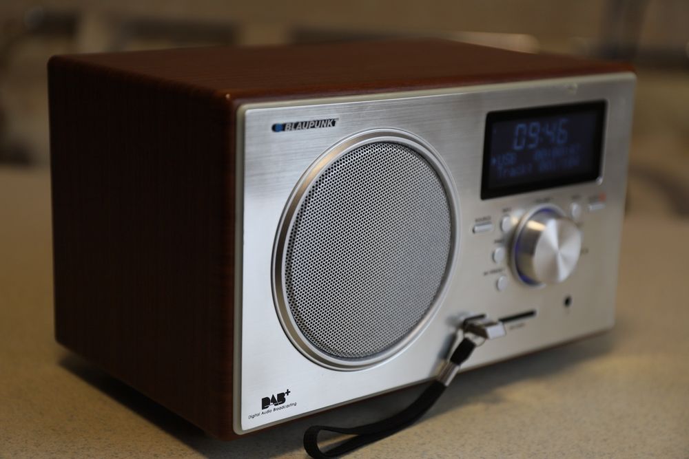 Blaupunkt  FM , USB , DAB +