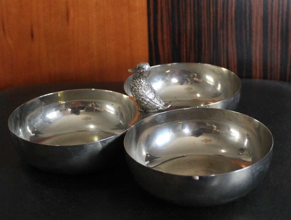 Petisqueira, metal com três compartimentos, vintage da década de 1970