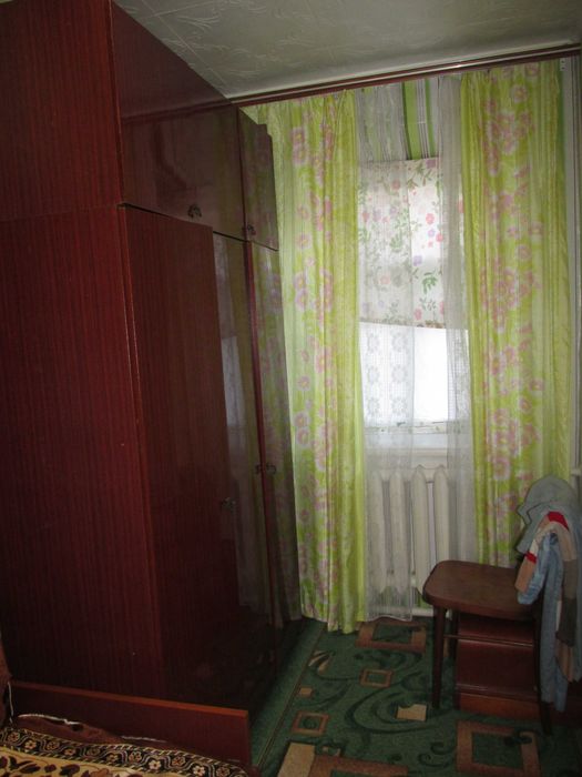 Продам  будинок по вул. В.Скринника (р-н пл.Покровської) або обміняю на 1-2 кімнатну квартиру
