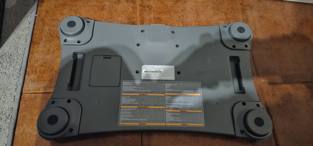 Wii Fit Plus + Balance Board (Versão Preta) - Com Caixa Original