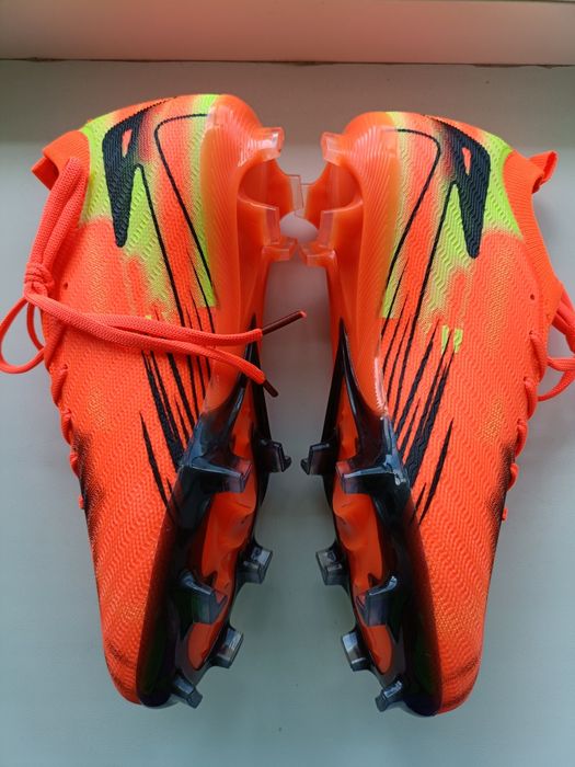 Бутси, сороконіжки, футзалки (дорослі, дитячі)