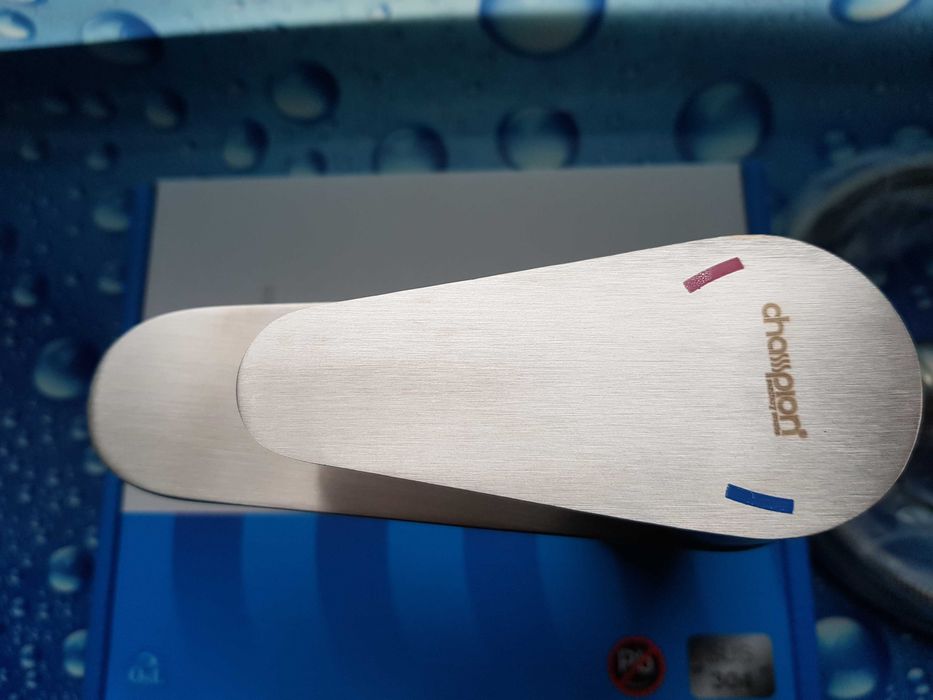 Смеситель змiшувач для умывальника с нержавейки Champion Neo 001