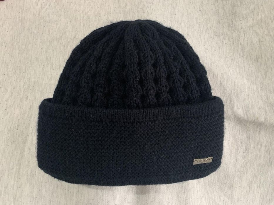 Шапка жіноча