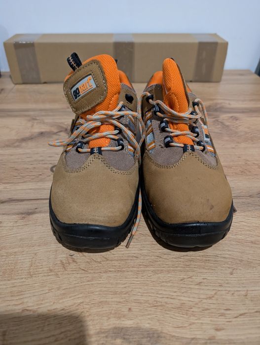 Buty robocze 40.