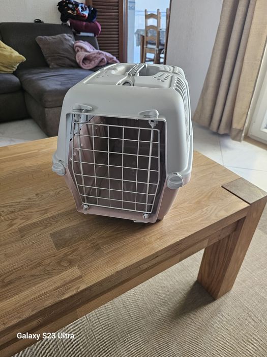 Caixa transportadora de gatos