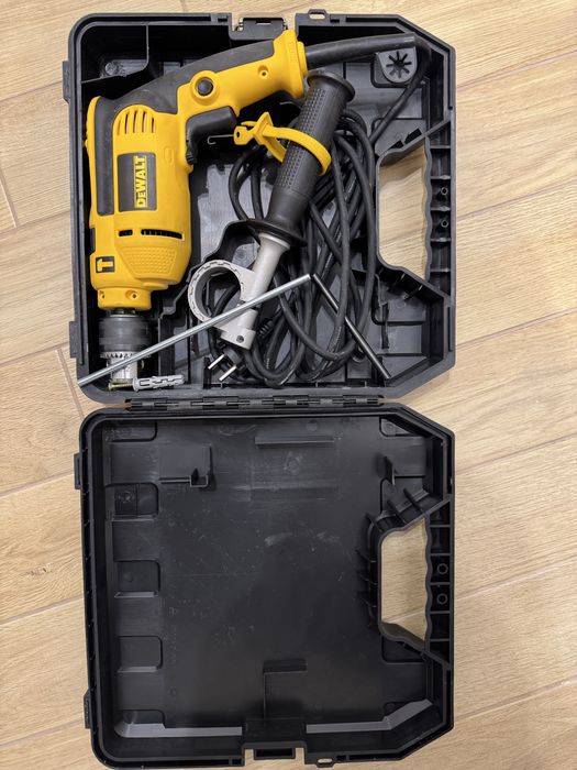 DEWALT Wiertarko-młot udarowy DWD024K