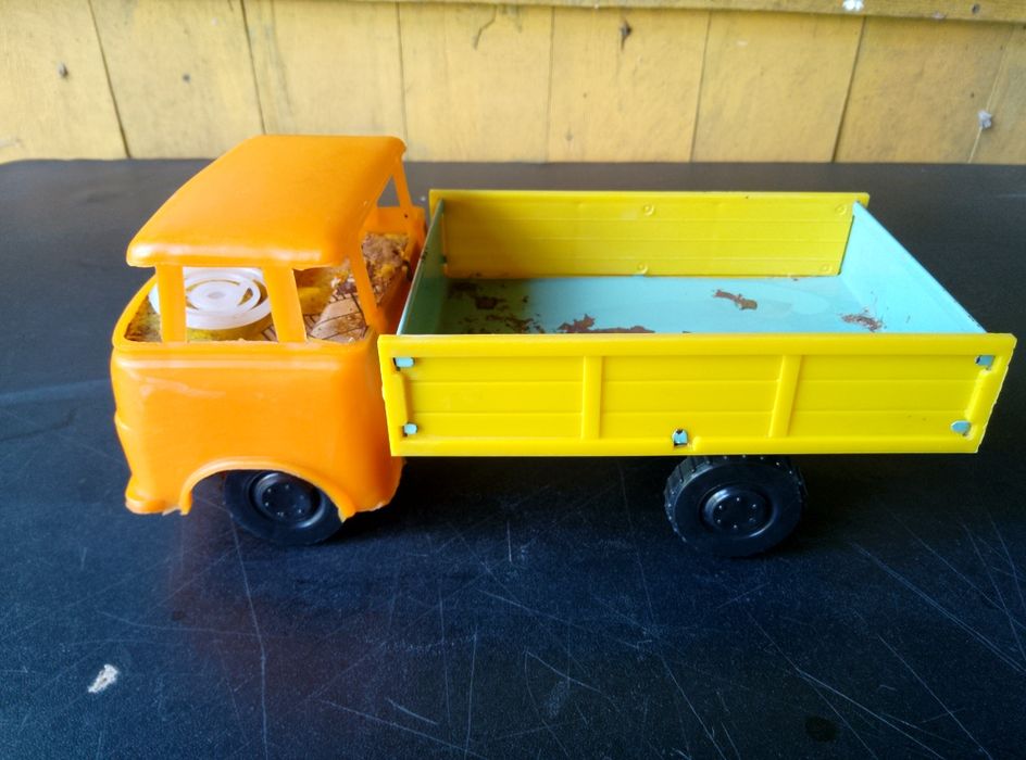 Игрушка грузовик советский