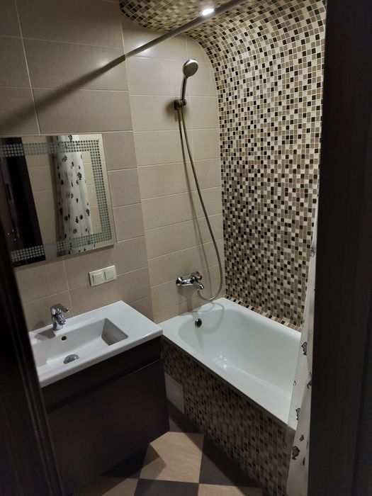 Газовий котел біля лісу