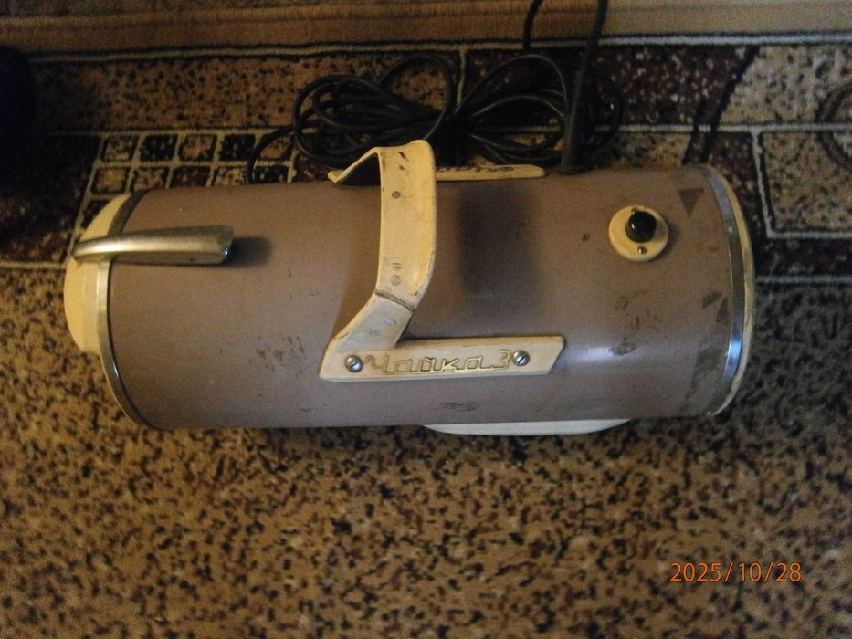 пылесос. исправный.