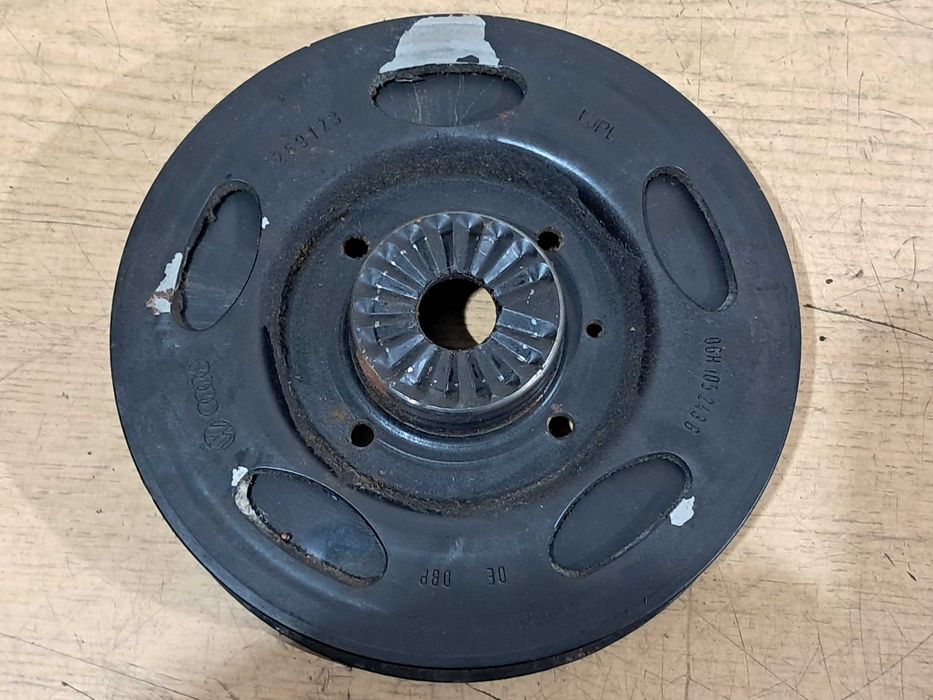 Koło pasowe wału korbowego 1.8 2.0 TFSI AUDI A4 B8 A5 8T VW Seat Skoda