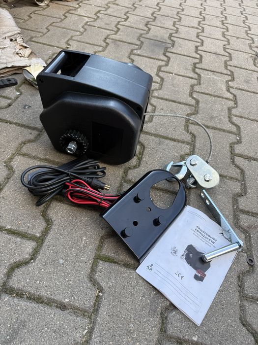Wyciągarka samochodowa  z pilotem