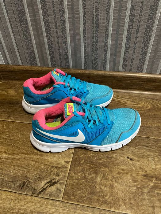 кросівки Nike Flex Experience 3