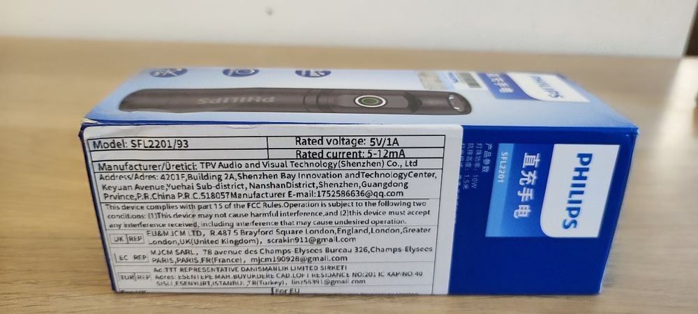 Nowa magnetyczna latarka robocza Philips 90°