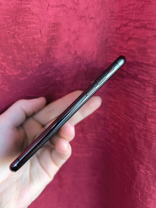 iPhone XS 64 Гб Neverlock black