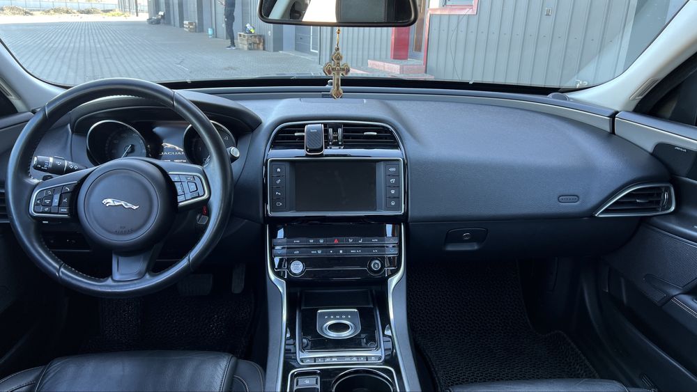 Jaguar XE 2015 2.0 Дизель