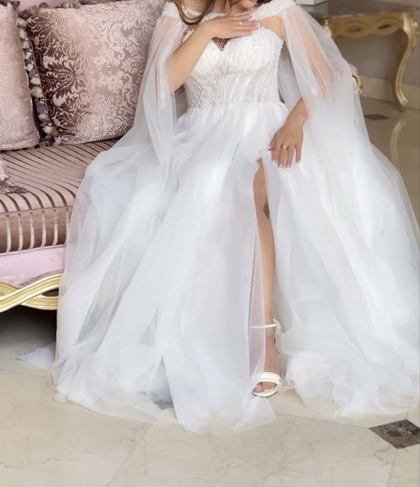 Продам весільну сукню