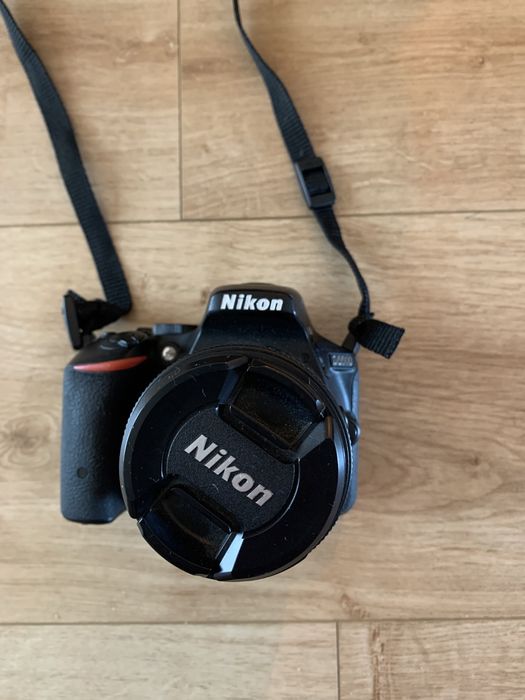 DSLR Nikon D5500 com lente 18-55mm