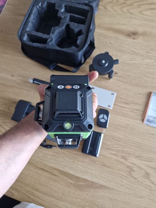 Nível laser autonivelante 16 linhas Novo com 2 baterias