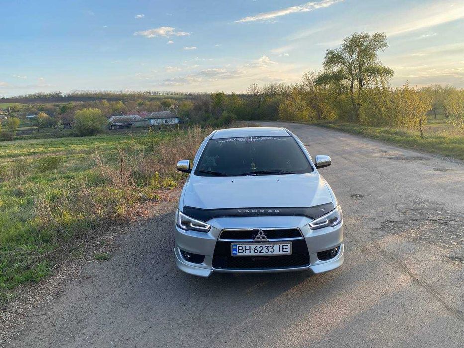 Продам mitsubishi lanser X