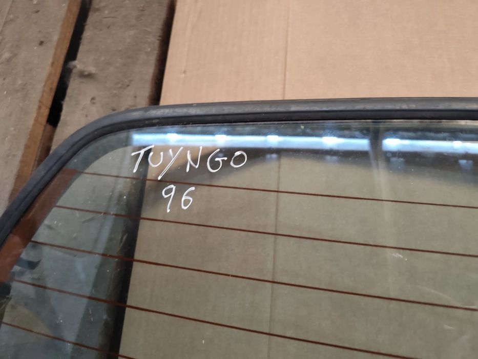Renault Twingo - VIDRO OCULO TRAS MALA - VD037